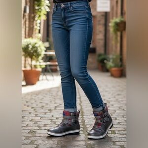 {UGG} Marrais Plaid Boots